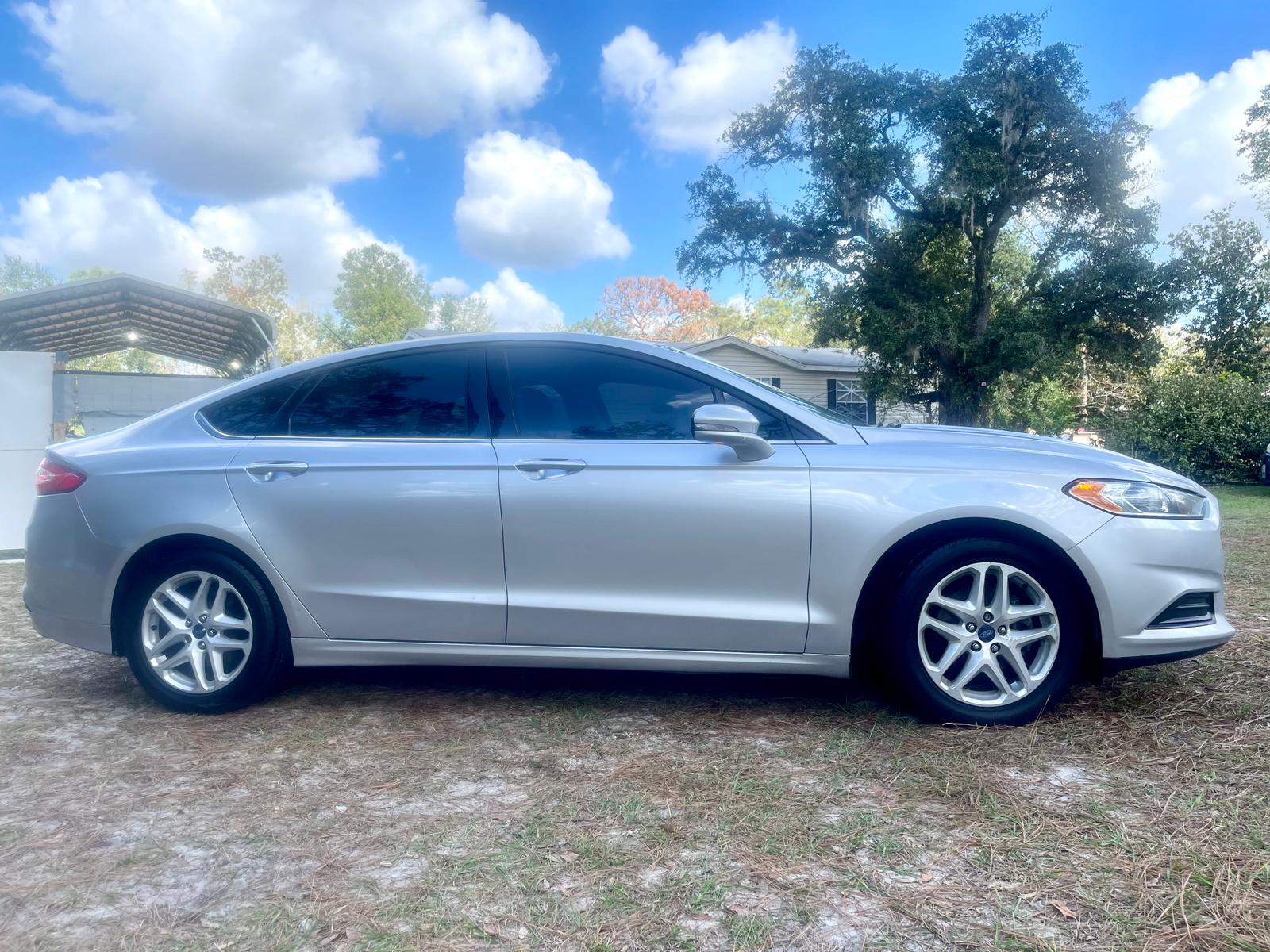 2016 Ford Fusion SE fully loaded